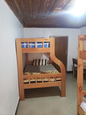 4 bedrooms, WiFi, bed sheets