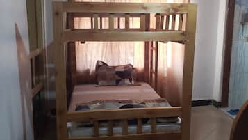 4 bedrooms, WiFi, bed sheets