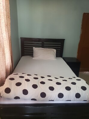 4 bedrooms, WiFi, bed sheets