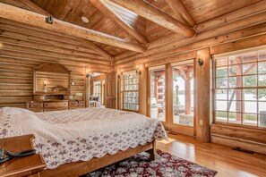 6 bedrooms, iron/ironing board, WiFi, bed sheets