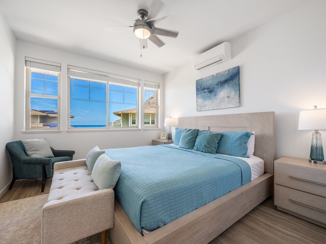 4 Schlafzimmer, Schreibtisch, Bügeleisen/Bügelbrett, Reisekinderbett