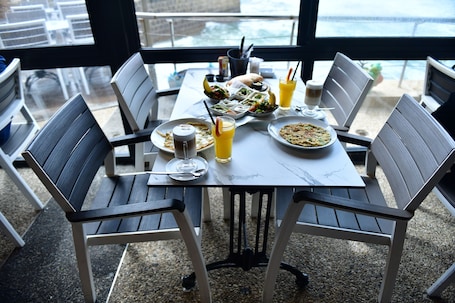 Daily continental breakfast (ILS 40 per person)