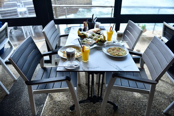 Daily continental breakfast (ILS 40 per person)