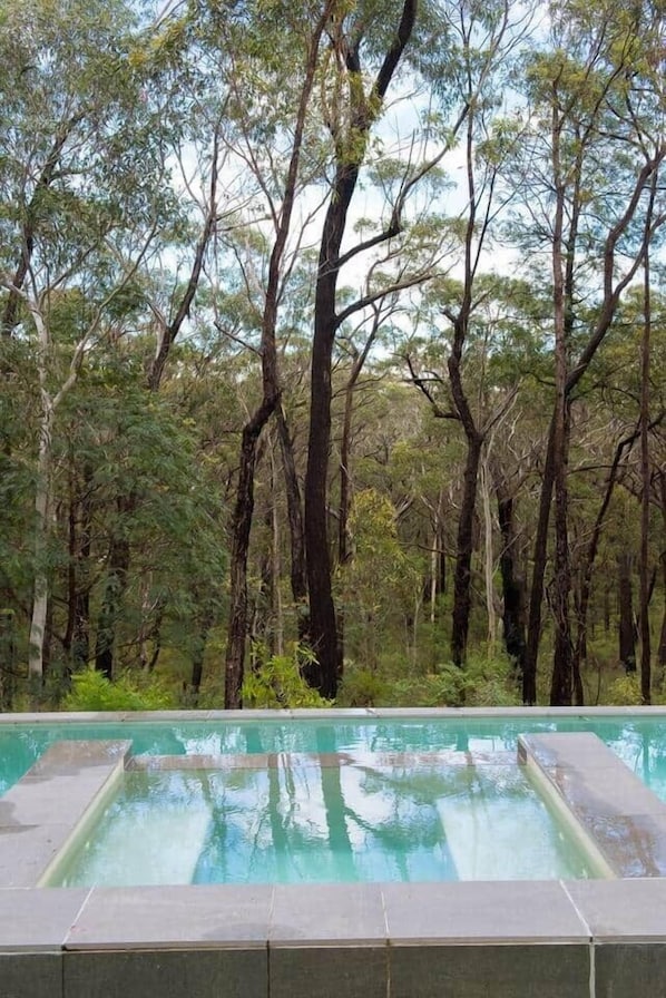 Pool - Valencia. Relax, Swim & Spa. (Yerrinbool)