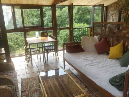 House between river, cliff and castle!