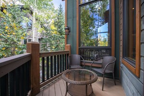 Property grounds - Silverbell Chalet: Private Hot Tub, Mountain Views (Frisco)