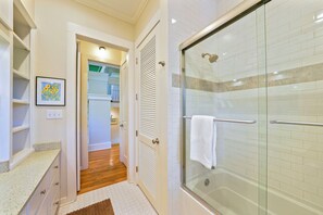 Combined shower/bathtub, hair dryer, towels - Large 1BD  Stand Alone Home in Seaside w/Tower & Porches + 2 Adult Bikes! (Santa Rosa Beach Fl)