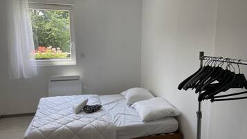 2 chambres, fer et planche Ă  repasser, Wi-Fi gratuit, draps fournis