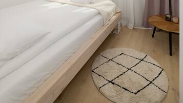 Apartment, 1 Bedroom, Kitchen | 1 bedroom, bed sheets