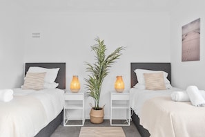 4 bedrooms, iron/ironing board, free WiFi, bed sheets