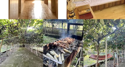 5 minutes to Ocatse Canyon.With a view of the kiwi garden and the mountains