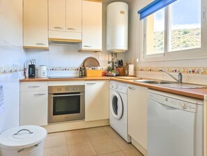 Fridge, oven, dishwasher, coffee/tea maker