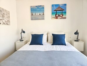 1 室のベッドルーム、アイロン / アイロン台、WiFi (無料)