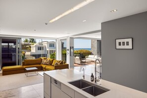 Interior - Luxury in Paradise - Sea Views & Walk to Beach (Mount Maunganui)