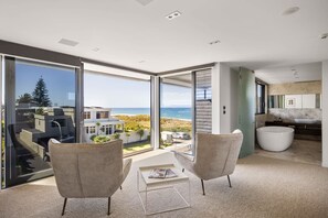 Interior - Luxury in Paradise - Sea Views & Walk to Beach (Mount Maunganui)