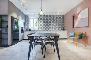 Dining - Sea View 3BR in Neve Tsedek by HolyGuest (Tel Aviv-Yafo)