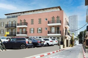 Exterior - Sea View 3BR in Neve Tsedek by HolyGuest (Tel Aviv-Yafo)