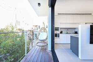 Interior - Spacious Modern 3BR by HolyGuest (Tel Aviv-Yafo)