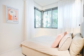 3 slaapkamers, een strijkplank/strijkijzer, wifi, beddengoed