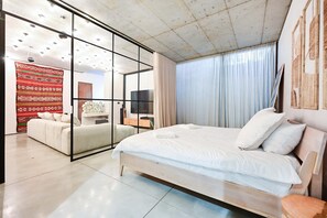 5 Schlafzimmer, Schreibtisch, Bügeleisen/Bügelbrett, WLAN