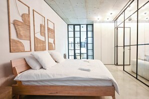 5 makuuhuonetta, työpöytä, silitysrauta/-lauta, Wi-Fi