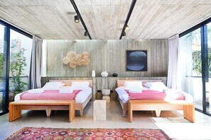 5 bedrooms, desk, iron/ironing board, WiFi