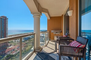 Outdoor dining - 🏝️Stunning Gulf Views- Pool-Walk to Beach-2BR Portofino 4-1305: (Pensacola Beach)