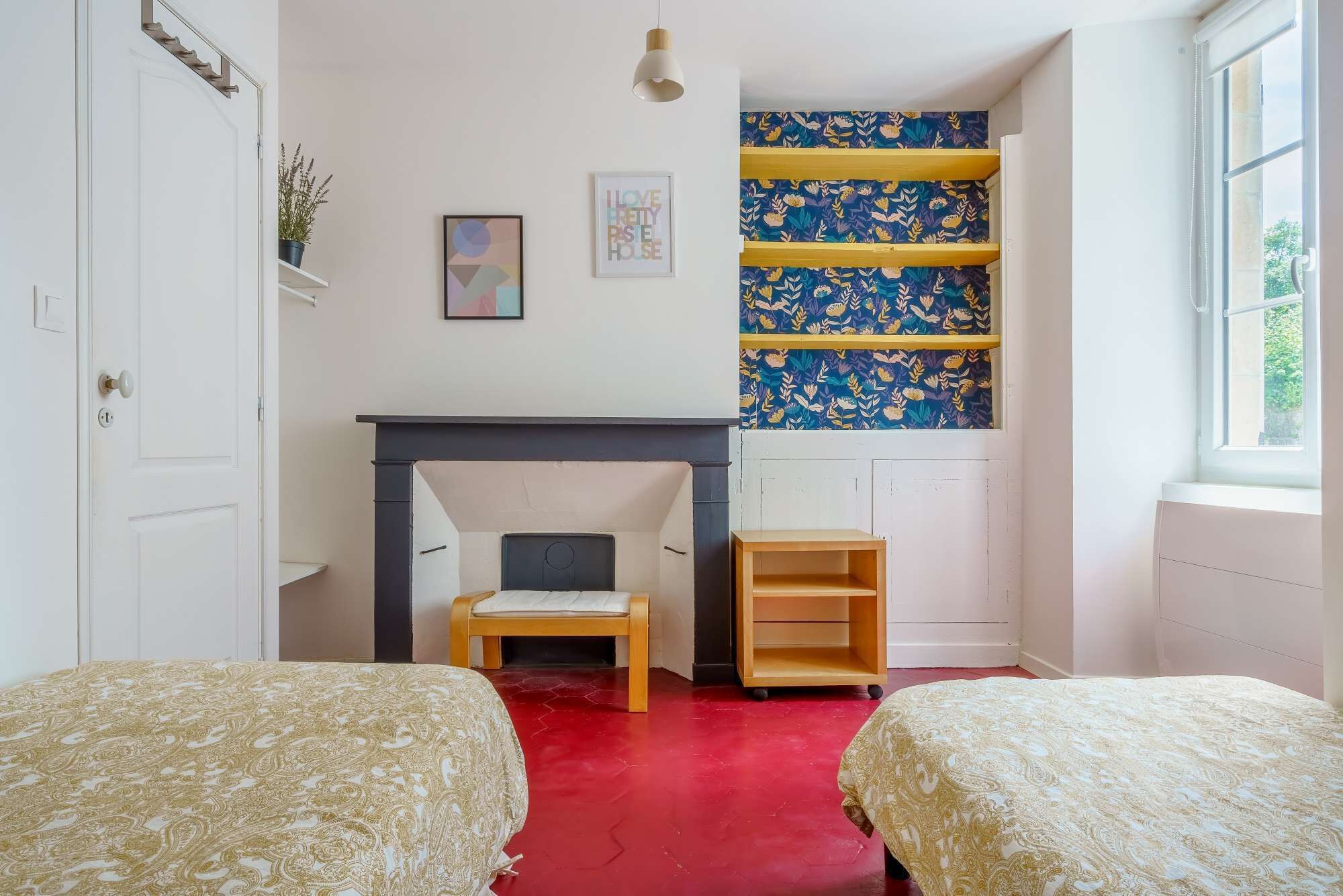 3 slaapkamers, een strijkplank/strijkijzer, reisbedje, wifi