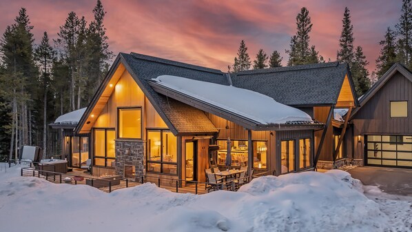 Exterior - In the Trees | Trailblazer Lodge (Breckenridge)