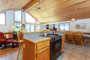 Fridge, microwave, oven, stovetop - NINE03 - Spacious Home with River Views (Sunriver)