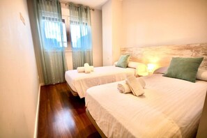 2 bedrooms, WiFi, bed sheets - Apartamento con Vistas al Jardín (Motril)