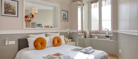 2 bedrooms, iron/ironing board, free WiFi, bed sheets