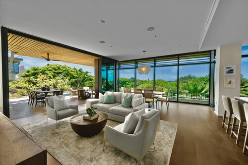 Park Lane 3300 3 Bedroom Apts by RedAwning