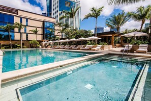 Apartamento, 3 quartos | Piscina