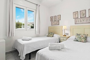 3 bedrooms, iron/ironing board, WiFi, bed sheets - Georgous 3 Br Apart with Sea Views, Pool (Marbella)