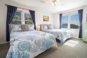 4 bedrooms, iron/ironing board, WiFi, bed sheets