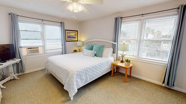 4 habitaciones, tabla de planchar con plancha, wifi y ropa de cama 