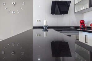 Fridge, microwave, oven, coffee/tea maker