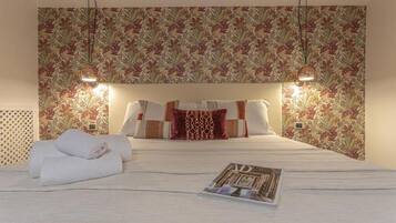 2 bedrooms, in-room safe, desk, iron/ironing board