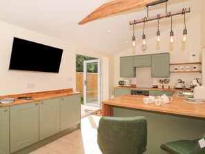 Fridge, electric kettle, toaster, cookware/dishes/utensils - The Nest (Bridgwater)