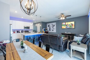 Dining - Themed Townhome near Parks and Much More! (Davenport)