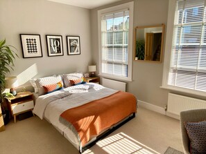 3 soverom, strykejern/-brett, wi-fi og sengetøy