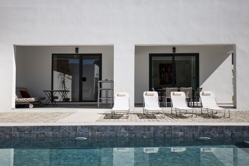 Magnifica Villa Piscina 100% Privada Entre Encinas