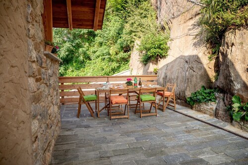 Green Chalet - wonderfull terrace with Jacuzzi and SPA few steps from lake and best trekking