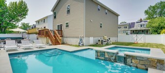 Gorgeous Keansburg Home w/ Pool: Walk to Beach!
