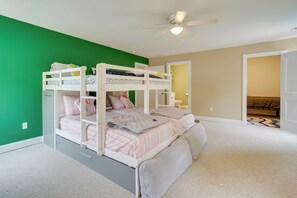 House (3 Bedrooms) | Interior - Gorgeous Keansburg Home w/ Pool: Walk to Beach! (Keansburg)