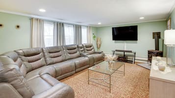 House (5 Bedrooms) | Front of property