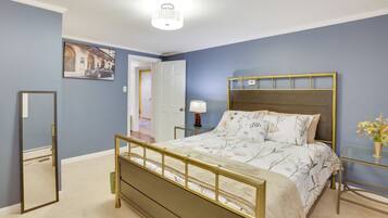 House (5 Bedrooms) | Interior