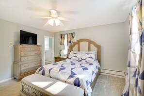 Interior - Great for Families: Waterville Retreat w/ Yard! (Waterville)