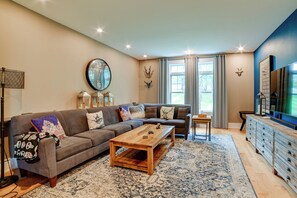 House (4 Bedrooms) | Interior